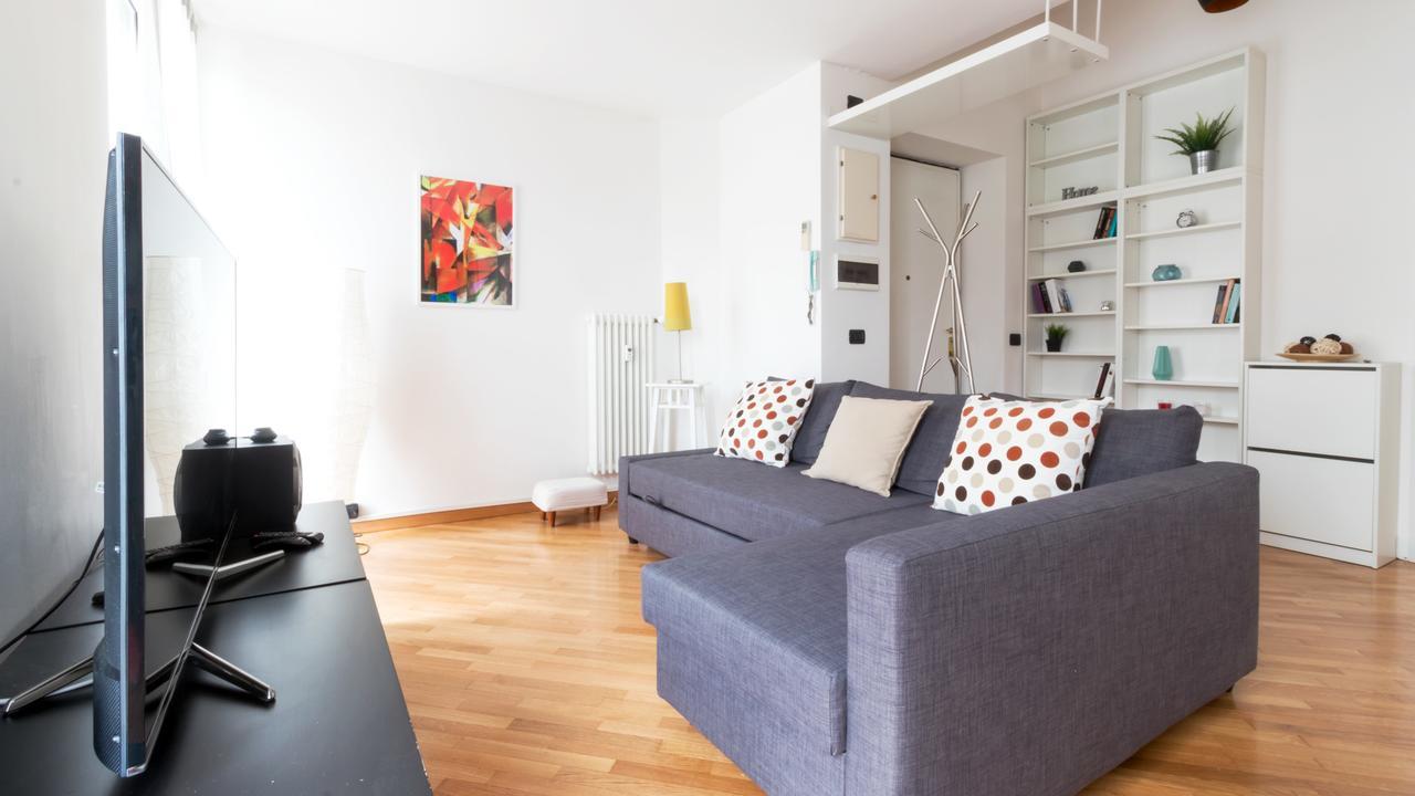 Italianway-Edolo 5 Apartment Милано Екстериор снимка