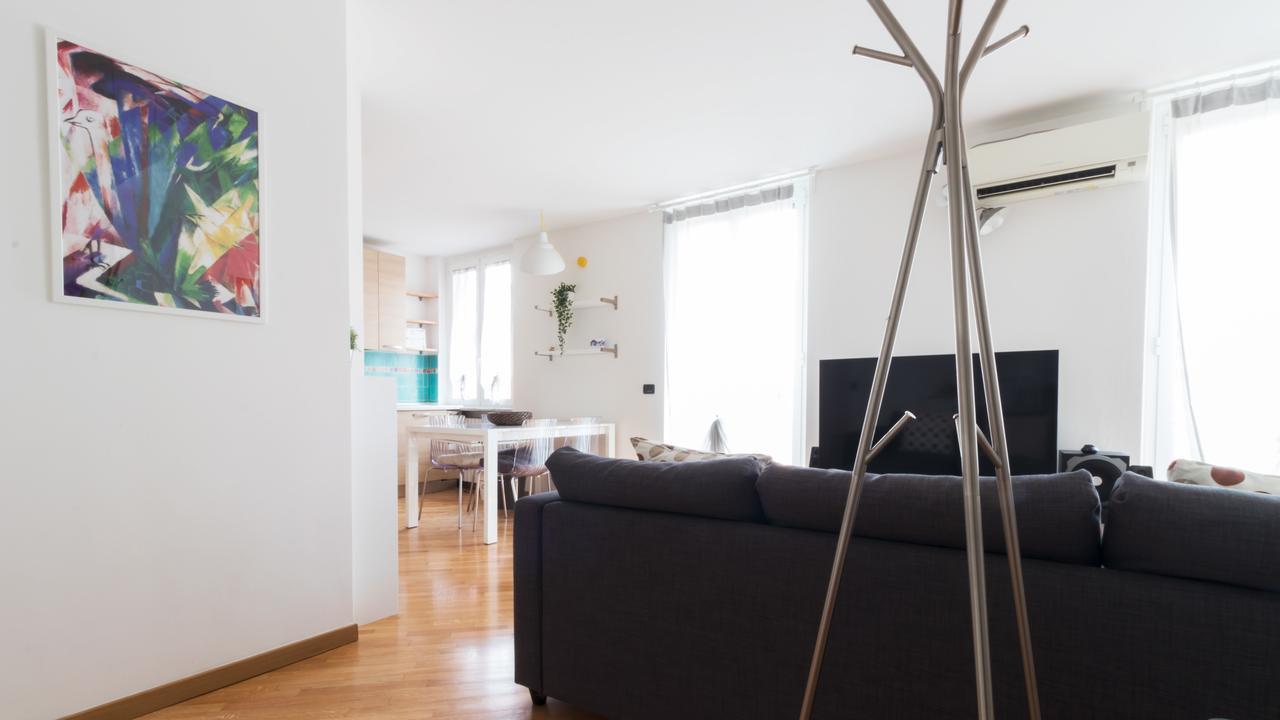 Italianway-Edolo 5 Apartment Милано Екстериор снимка